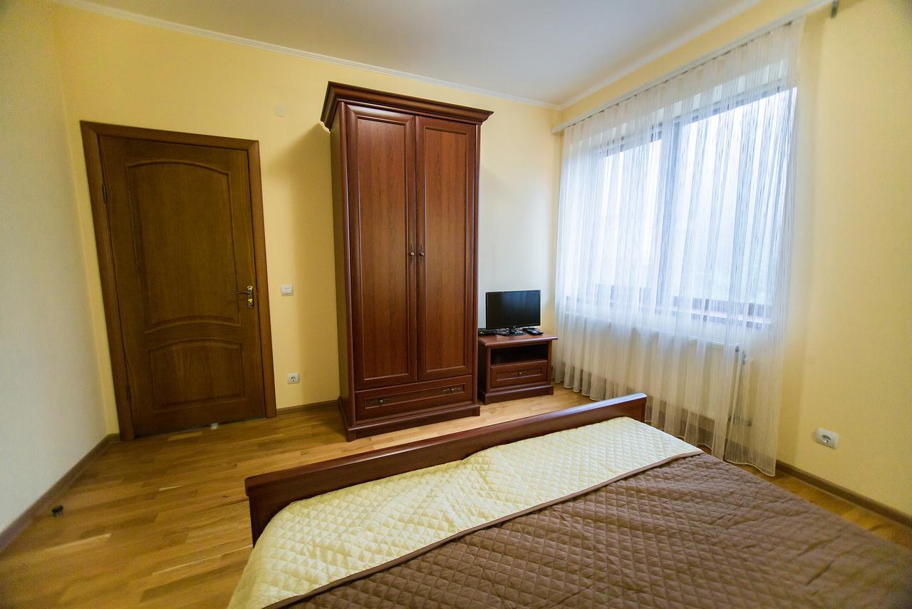 Пори Року Guest House Синяк Екстериор снимка